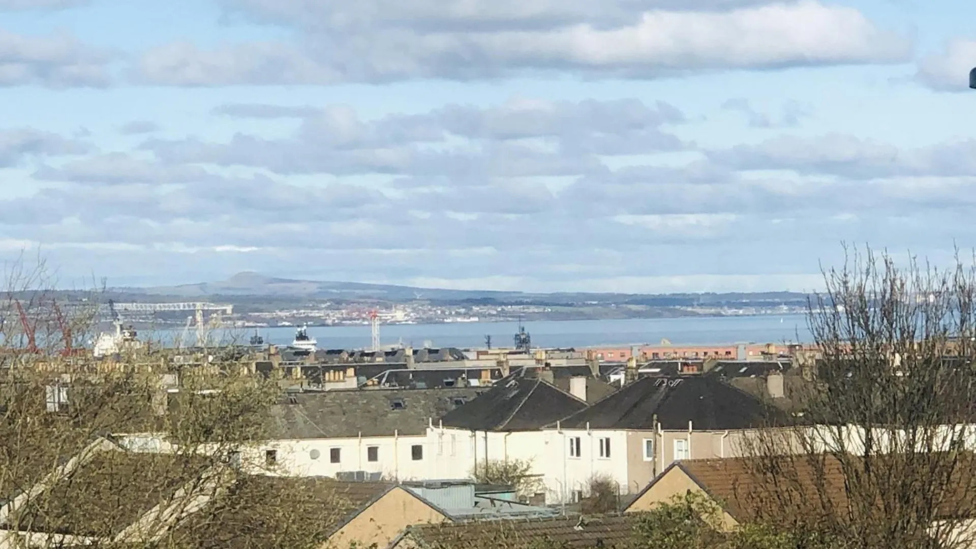 Spacious City Centre Flat Free Parking& Superfast Wifi Edinburgh 0*,