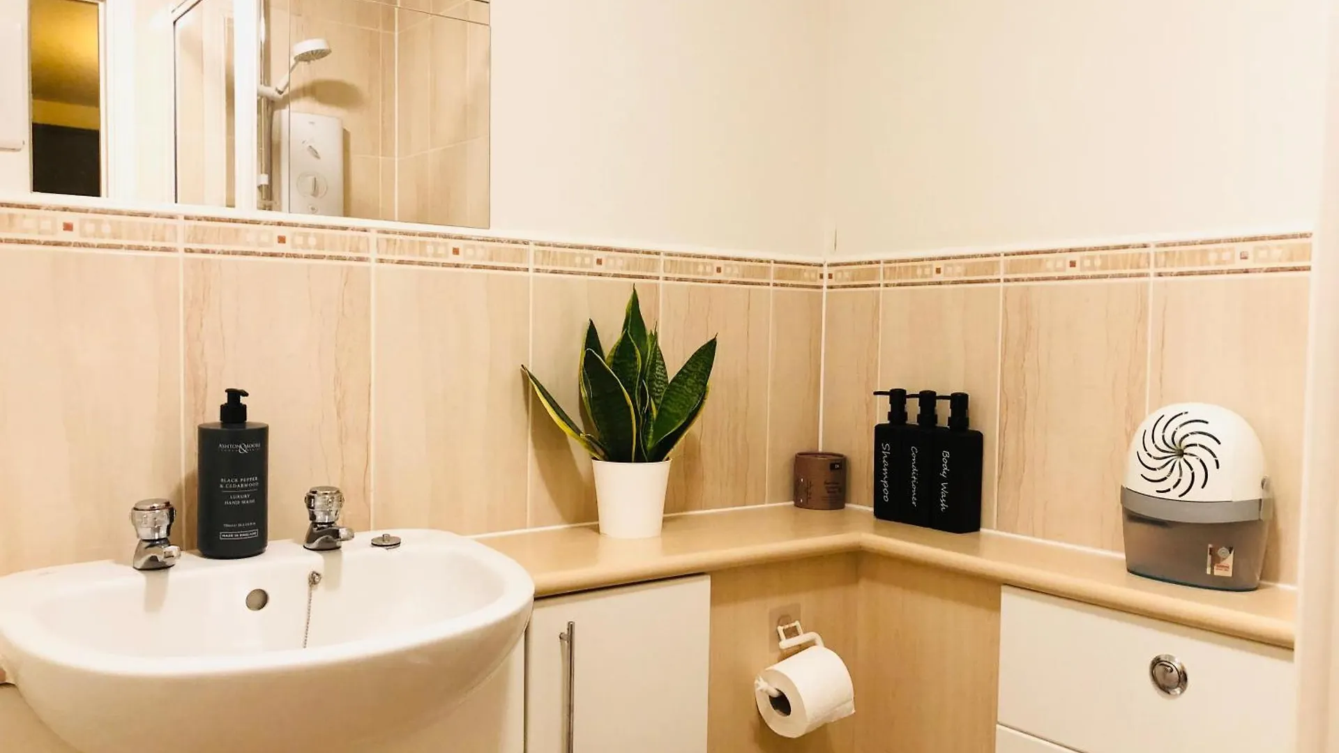 Spacious City Centre Flat Free Parking& Superfast Wifi Edinburgh Apartment