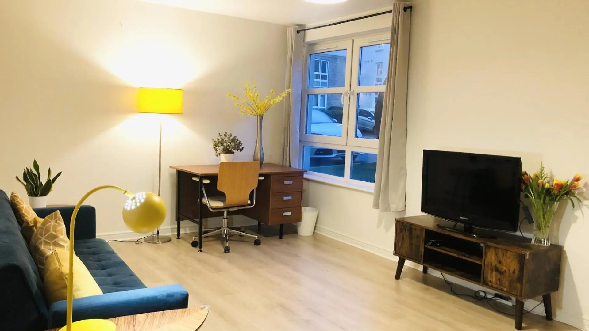 Spacious City Centre Flat Free Parking& Superfast Wifi Edinburgh