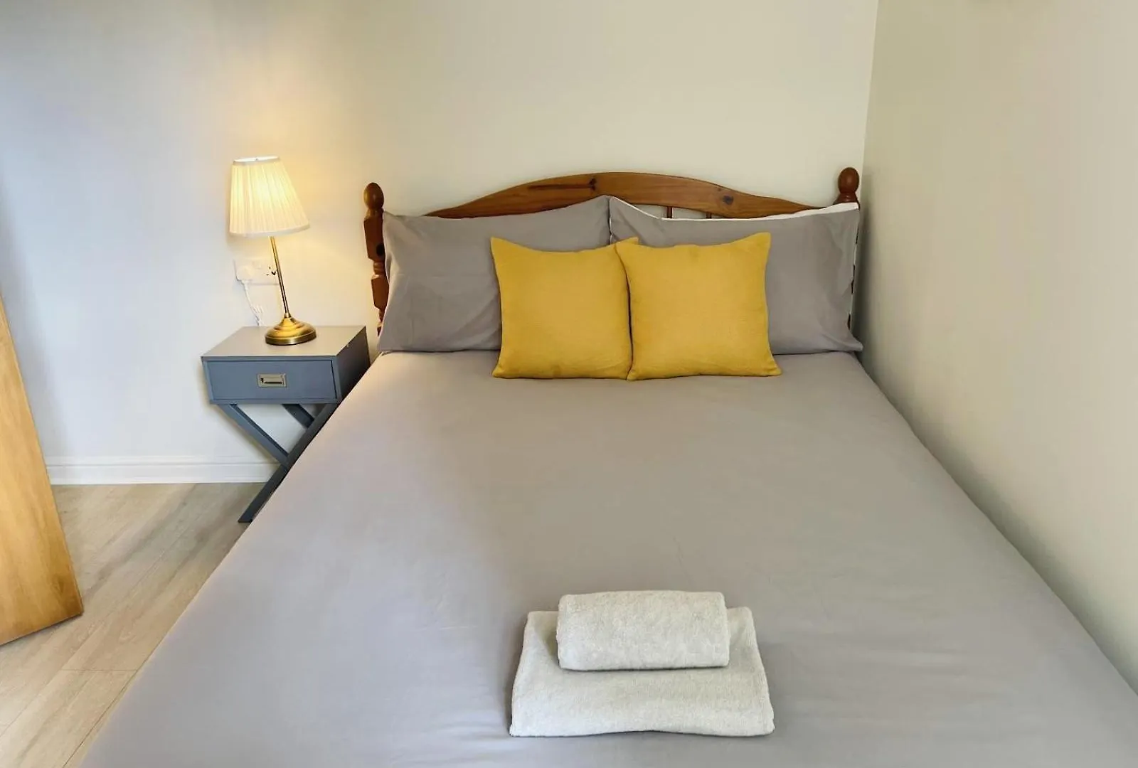 Spacious City Centre Flat Free Parking& Superfast Wifi Edinburgh 0*,  United Kingdom
